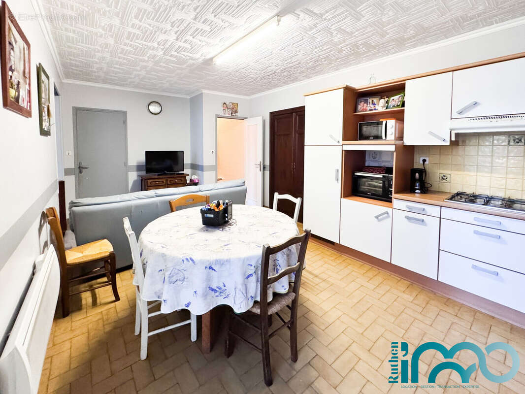 Maison à RIEUPEYROUX