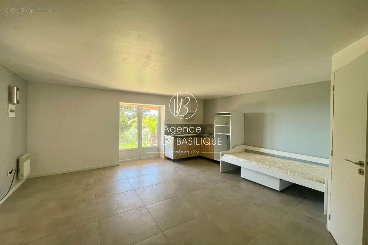 Maison à SAINT-MAXIMIN-LA-SAINTE-BAUME