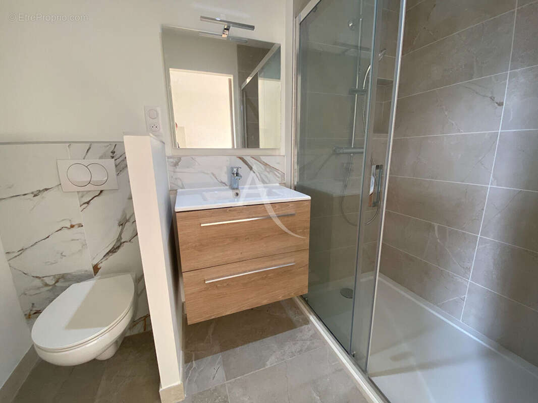 Maison à SAINT-LAURENT-DE-LA-PREE