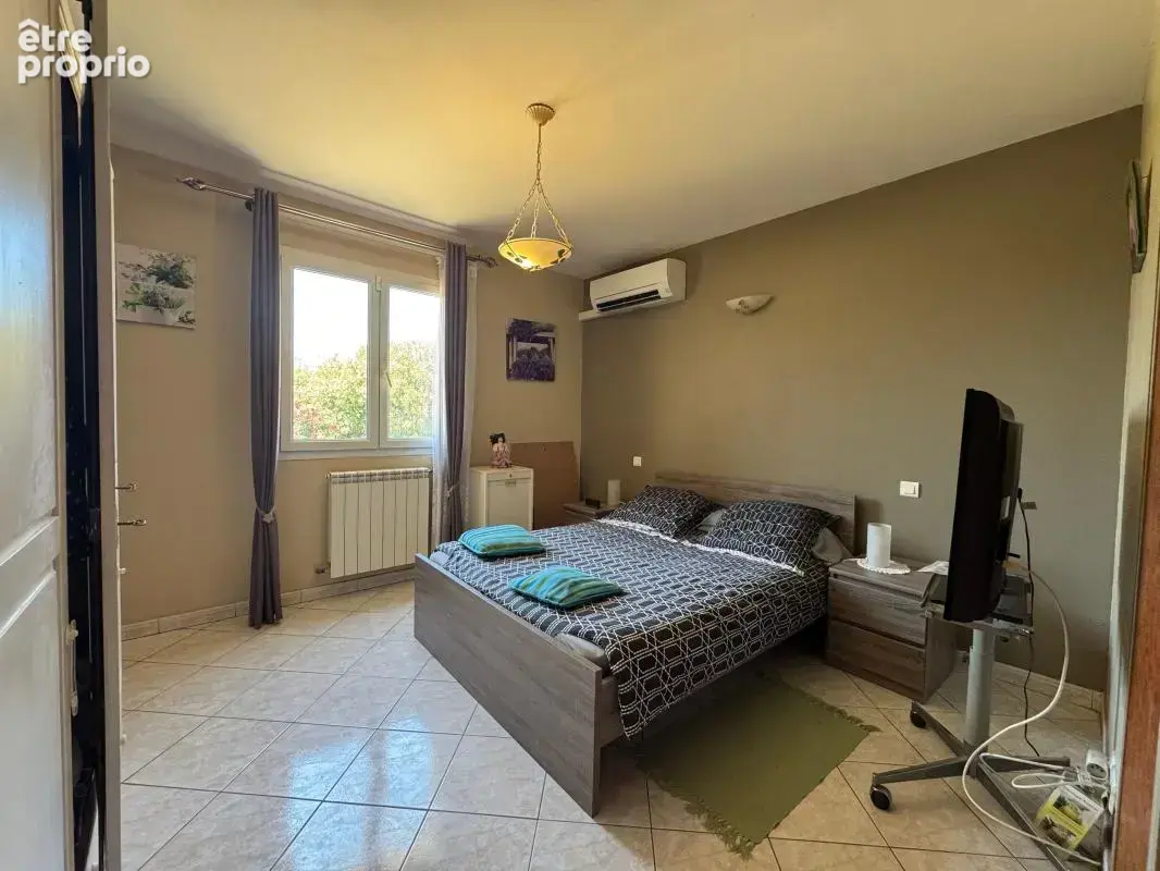 Maison avec piscine et grand terrain - Gigean - photo 11