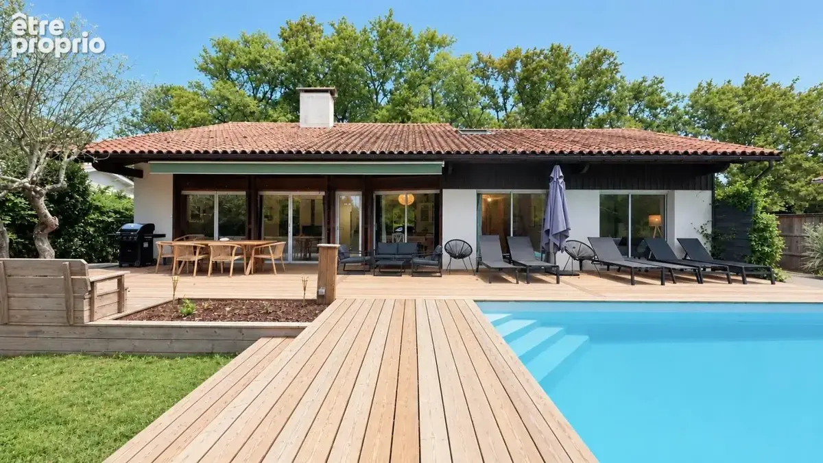 Villa lumineuse avec piscine - photo 1