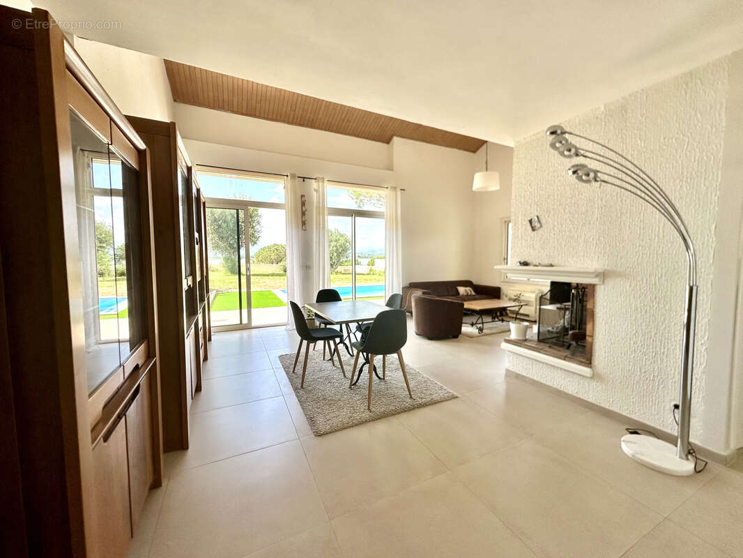 Maison à VILLENEUVE-DE-LA-RAHO