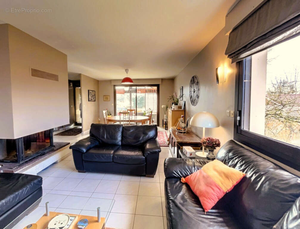 01160 SAINT MARTIN DU MONT Maison familiale 210 m2 - photo 4