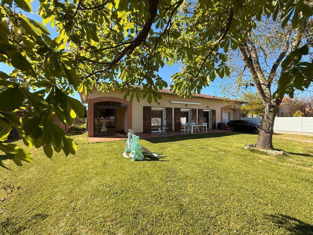 Maison à LA SALVETAT-SAINT-GILLES