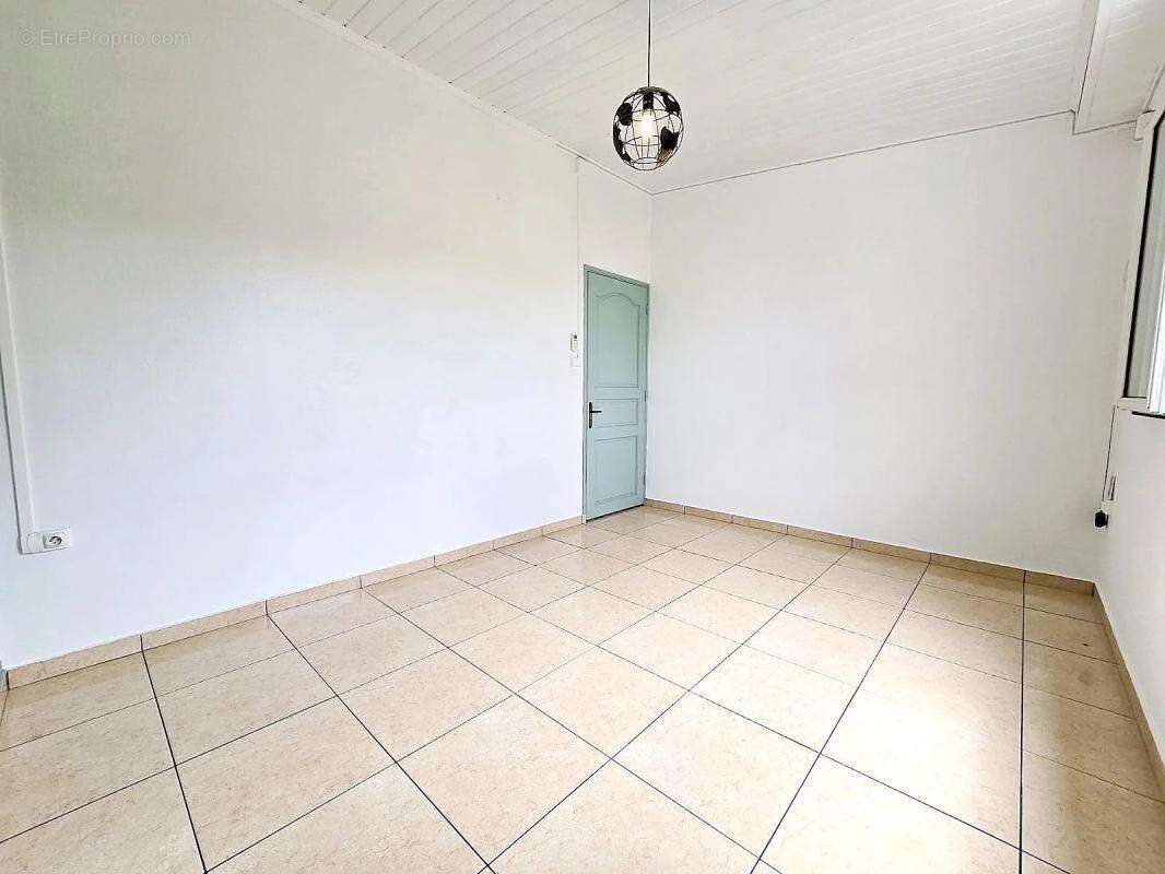 Maison à L&#039;ETANG-SALE