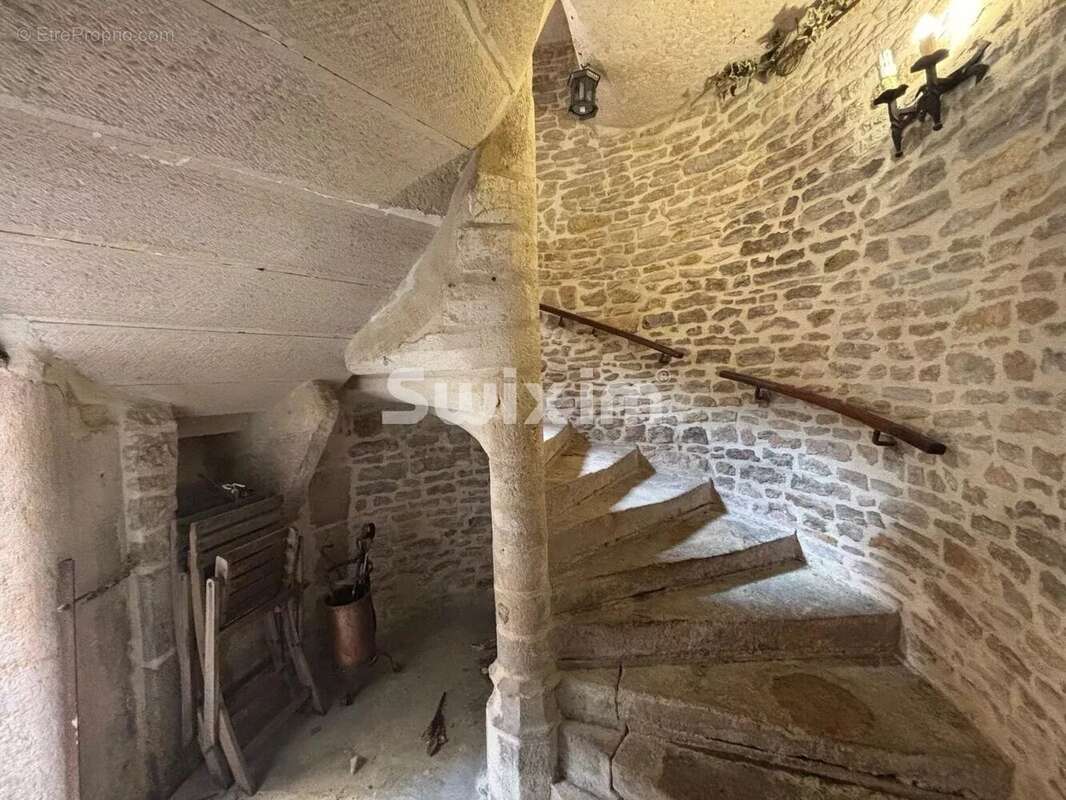 Propriété de caractère de 268 m² avec tour médiévale - photo 18