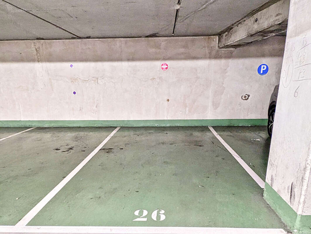 Parking à COURBEVOIE