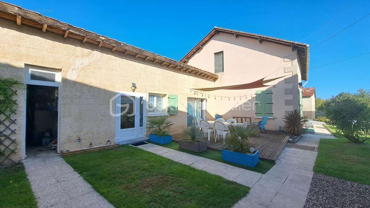 Maison à MONTPON-MENESTEROL