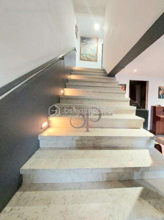 Maison à FONTAINE-LA-GAILLARDE