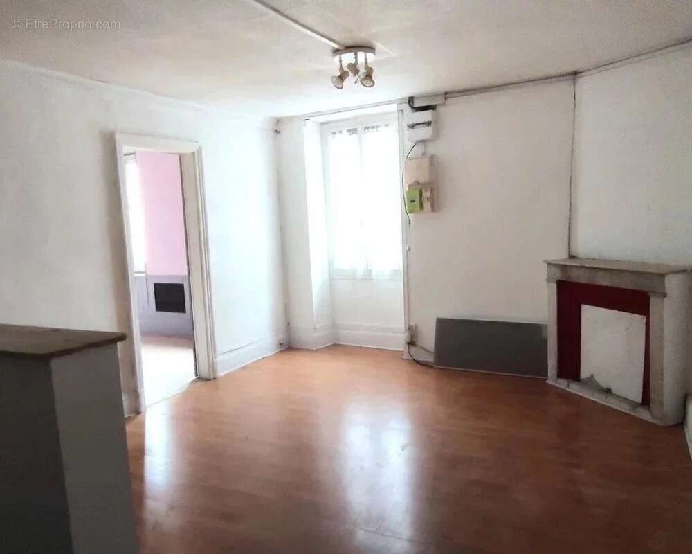 Appartement à HERICY