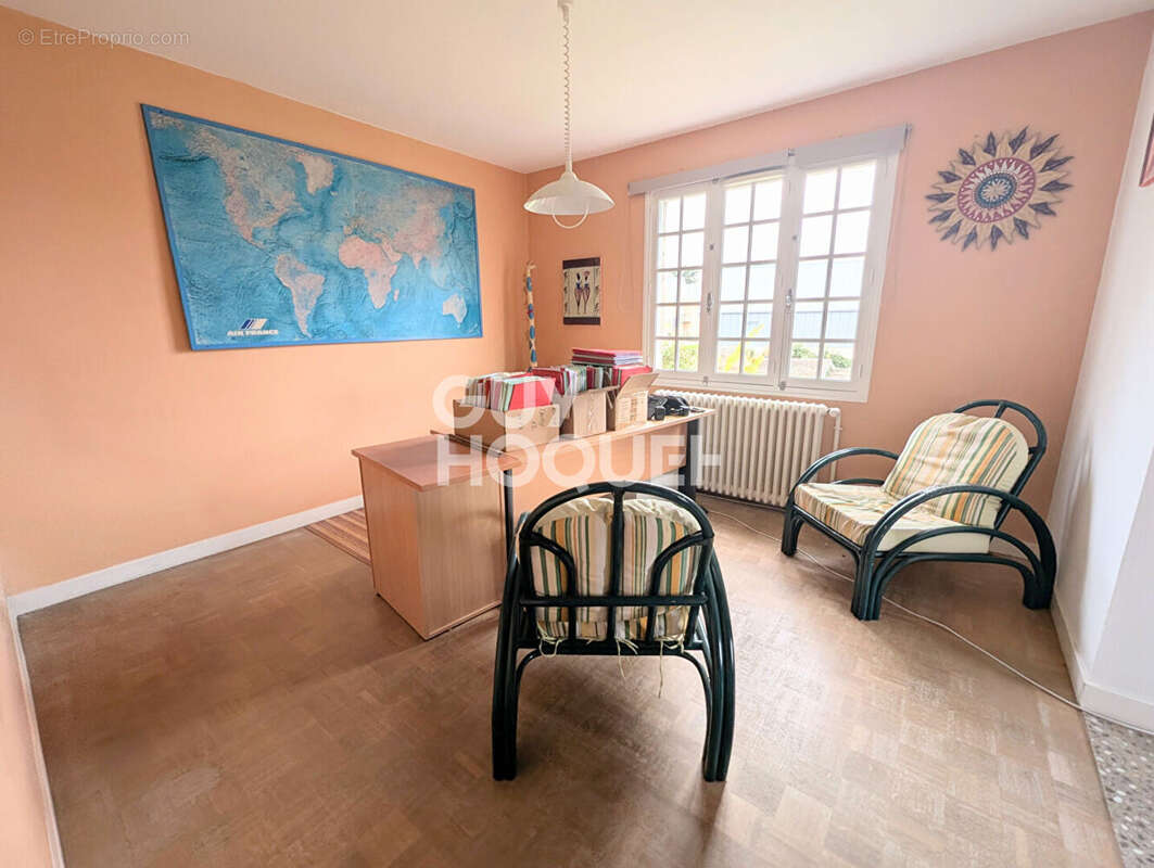 Maison Chateau Gontier Sur Mayenne 5 pièce(s) 123.71 m2 - photo 3