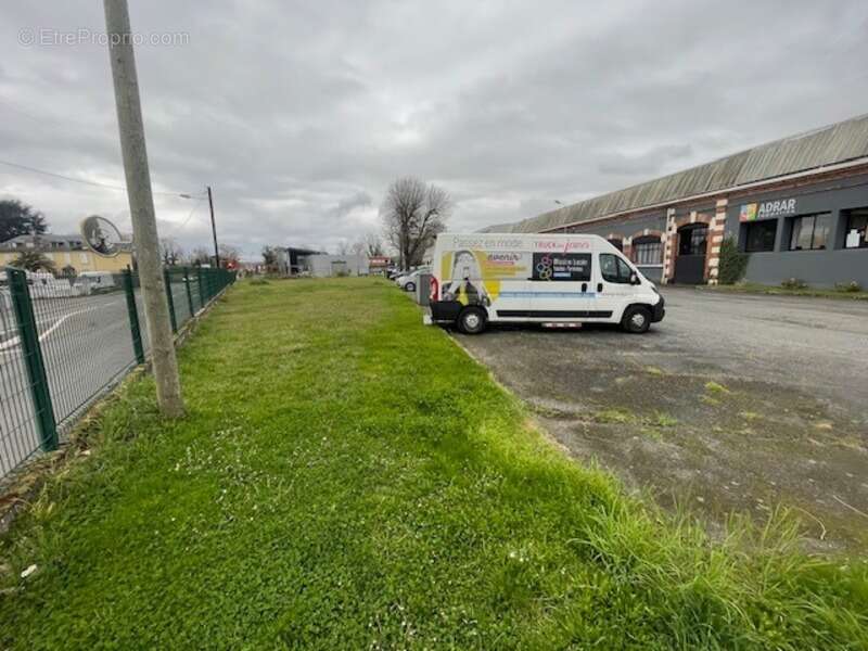 Terrain à TARBES
