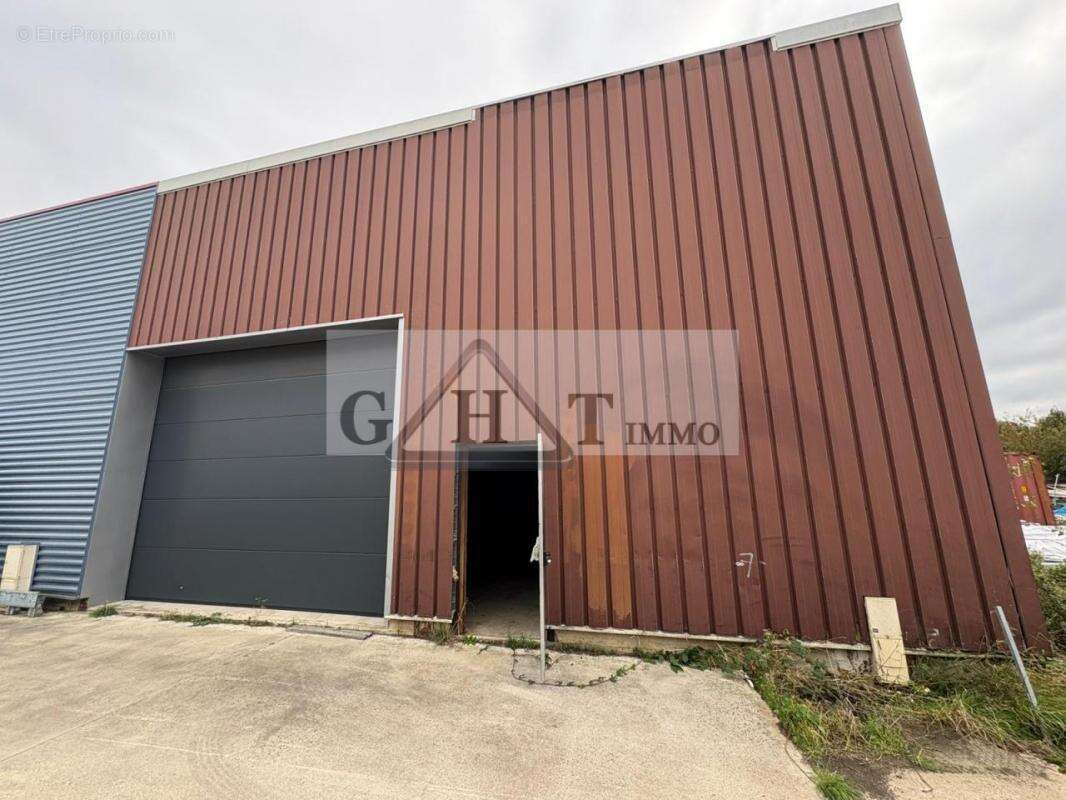 Commerce à MOISSY-CRAMAYEL