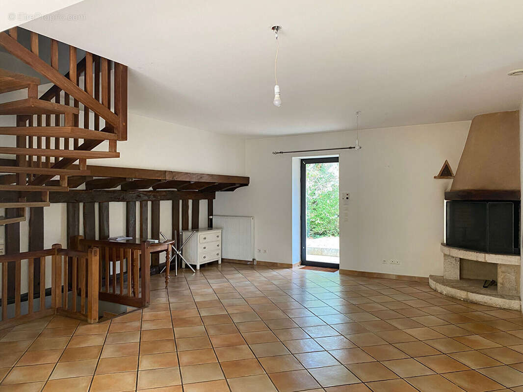 Maison Mayac 6 pièce(s) 160 m2 Piscine hors sol Terrain 2000m² - photo 8