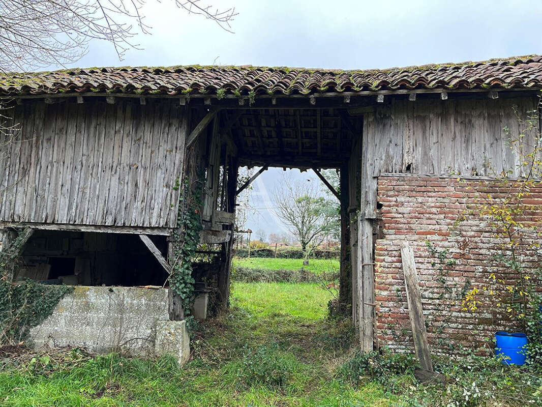 Villeneuve de  Marsan - photo 8