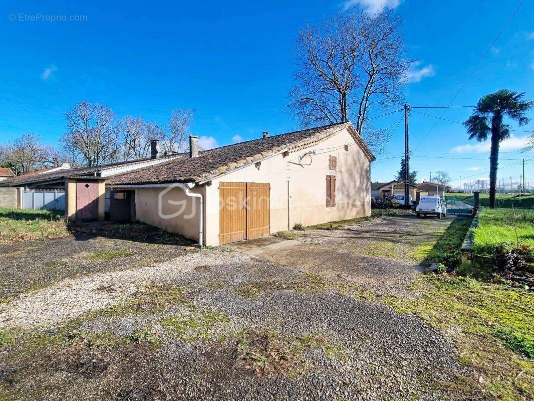 Maison à rénover, vue panoramique et fort potentiel locatif à Miradoux - photo 7