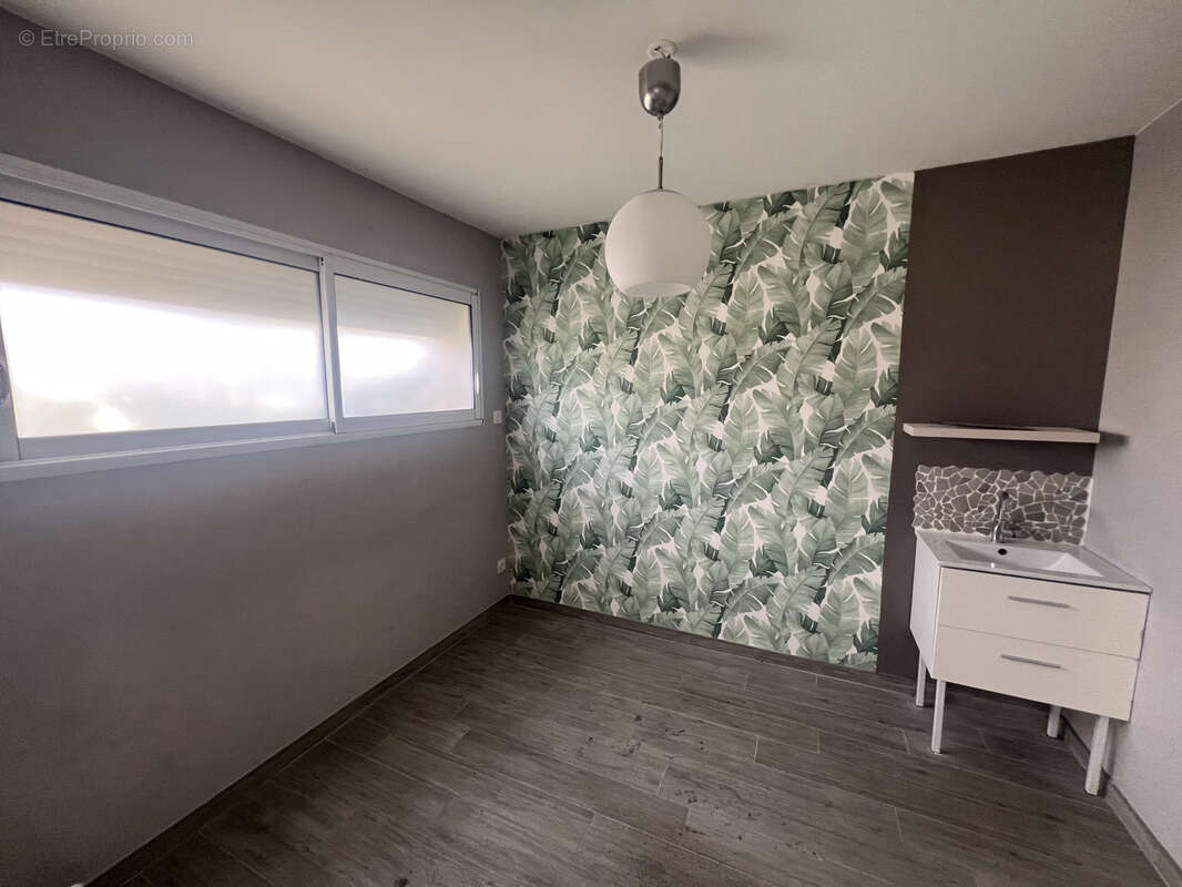 Commerce à SAINT-PERAY