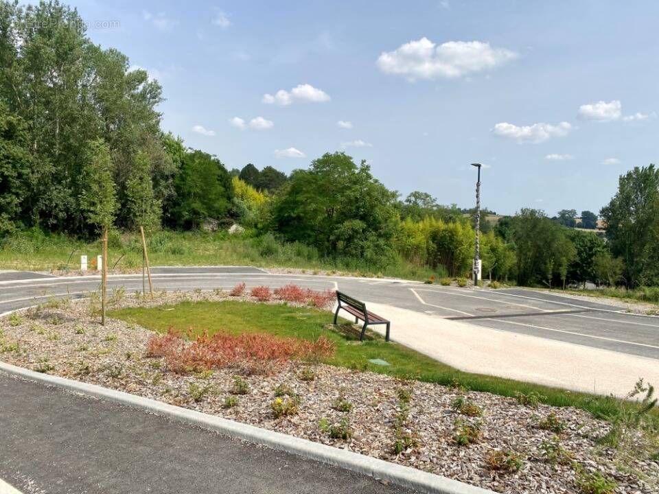 Terrain à CLERMONT-LE-FORT