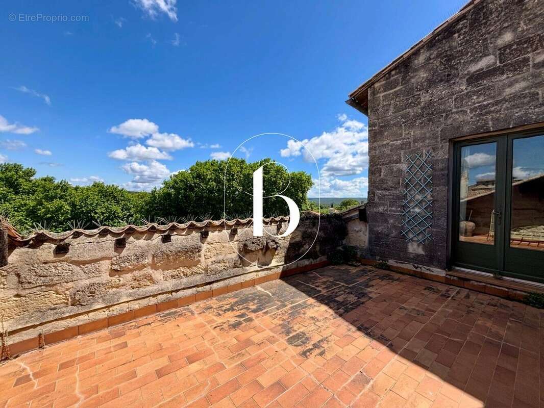 Appartement à UZES