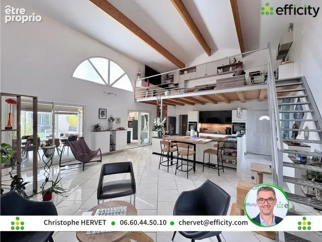 Maison 230 m² à Champniers  - photo 6