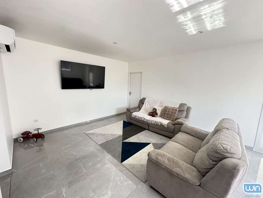 Maison à SAINT-JUST-DE-CLAIX