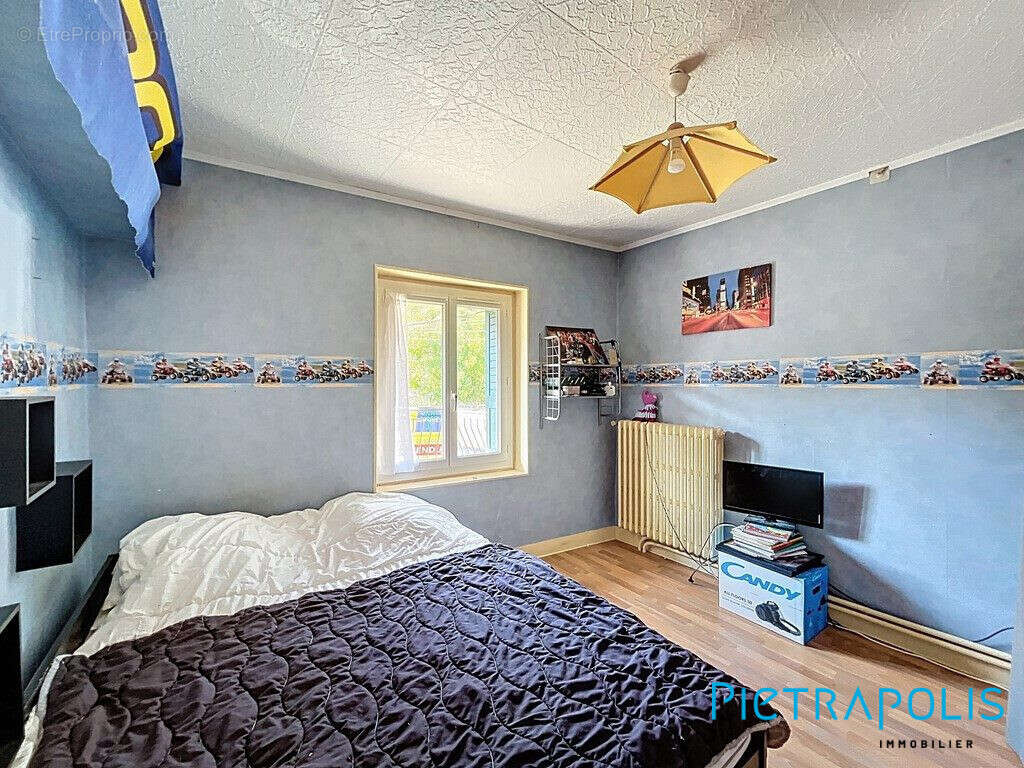 Maison à SAIL-SOUS-COUZAN