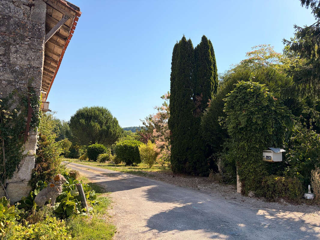 Maison à VOULGEZAC