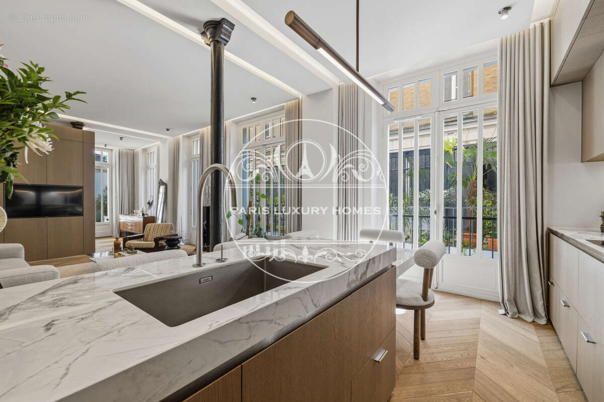 Appartement à PARIS-11E