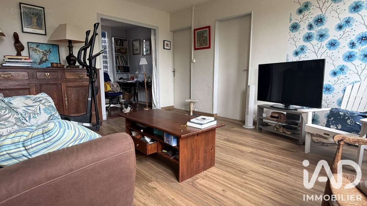 Maison 84 m² à Surgeres  - photo 4