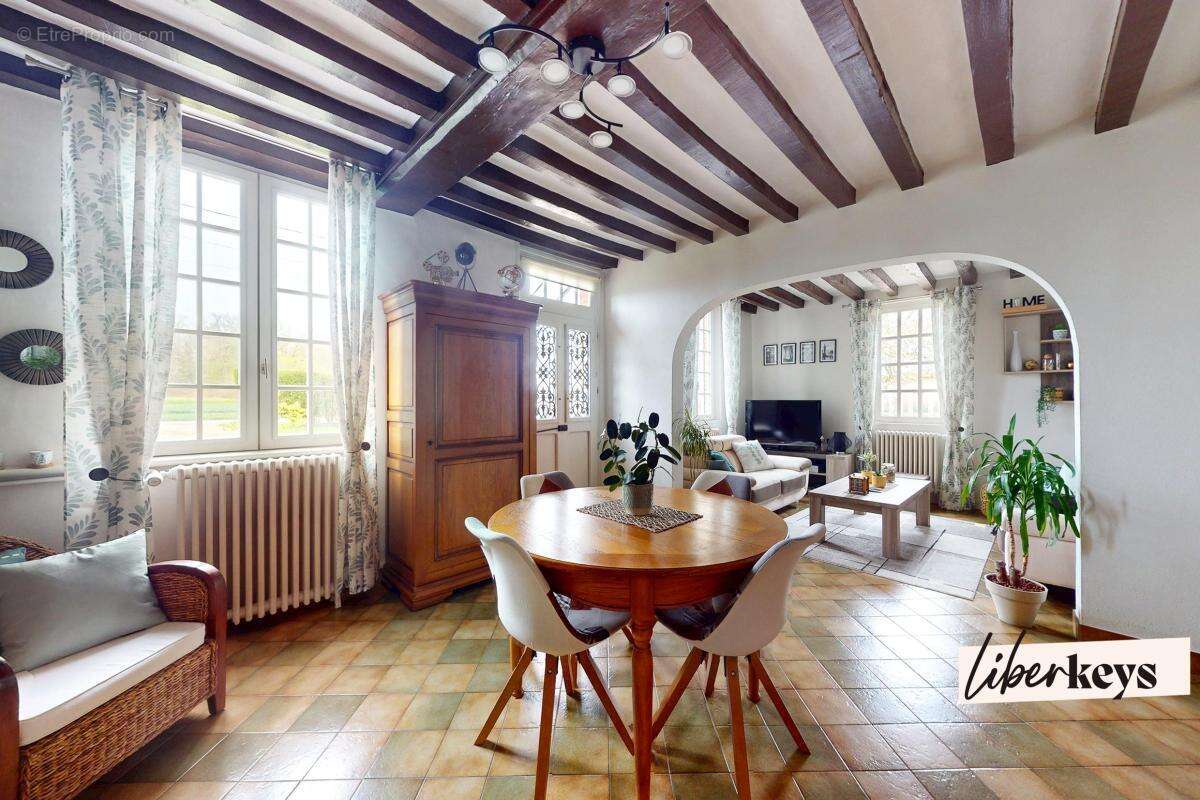 Maison à BRETEUIL