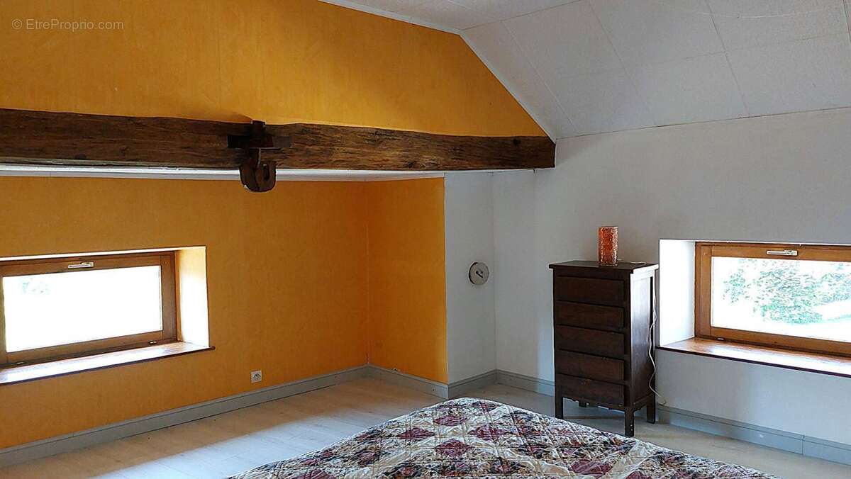 Maison Corre 7 pièce(s) 181 m2, dépendances, jardin - photo 8