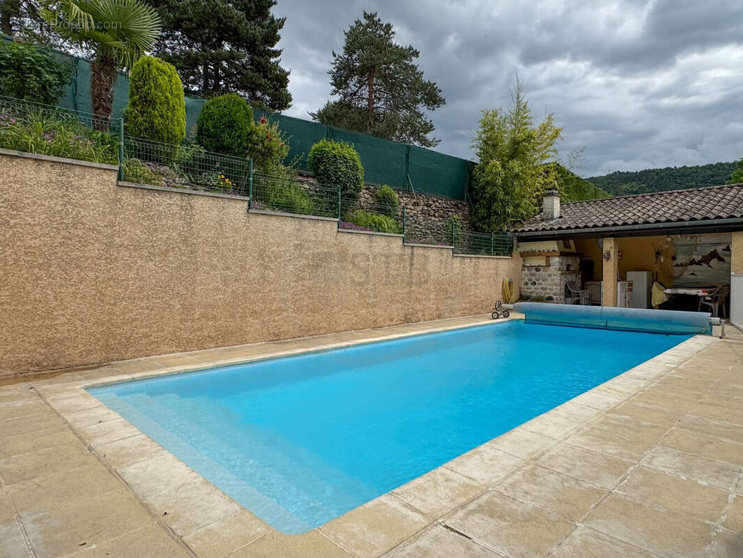 Maison à LES OLLIERES-SUR-EYRIEUX