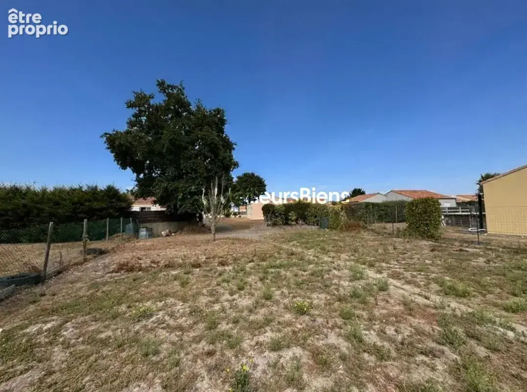 Terrain constructible 712 m² à Saint-Mathurin, viabilisation incluse - photo 2
