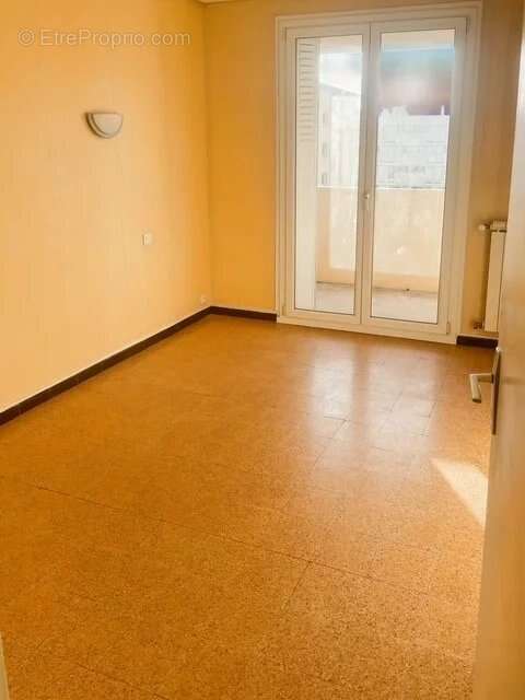 Appartement à SALON-DE-PROVENCE