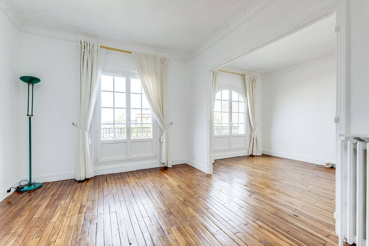 Appartement à PARIS-14E