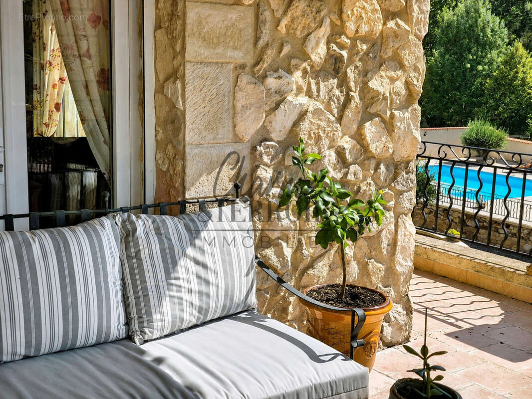 A proximité d'Uzès, très belle Propriété provençale de 240m2 sur 6000m2 de jardin méditéranéen - photo 11