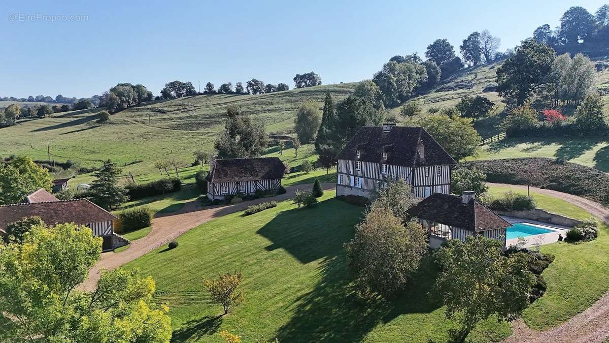 Maison à SAINT-PIERRE-SUR-DIVES