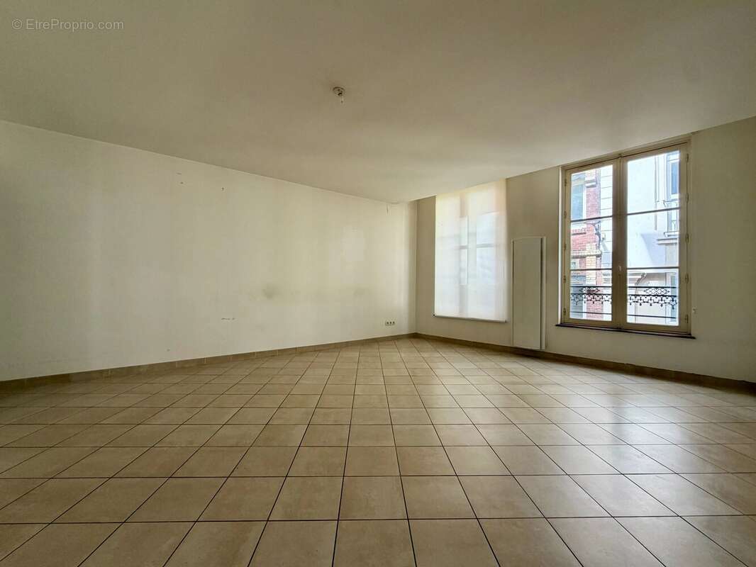 Appartement T4 avec place de parking - Centre historique - ROUEN DROITE - photo 2