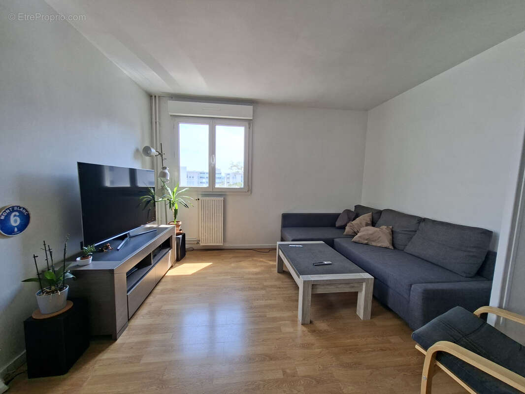 Appartement à usage d'habitation - photo 2