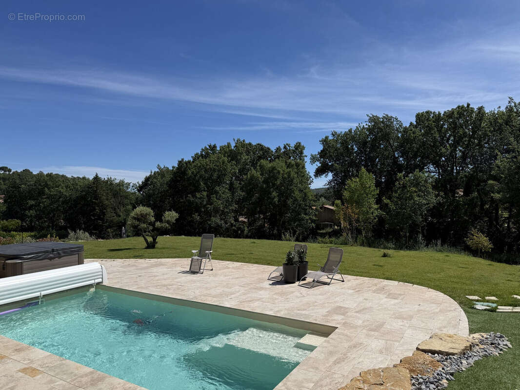 Maison 121 m² à Pierrevert  - photo 2