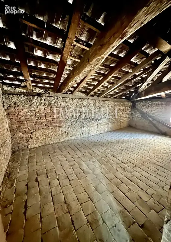 Demeure de caractère du XVIIᵉ siècle de 340 m2 avec cour et beau potentiel - photo 22