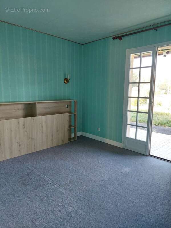 Maison à MONTBRUN-BOCAGE