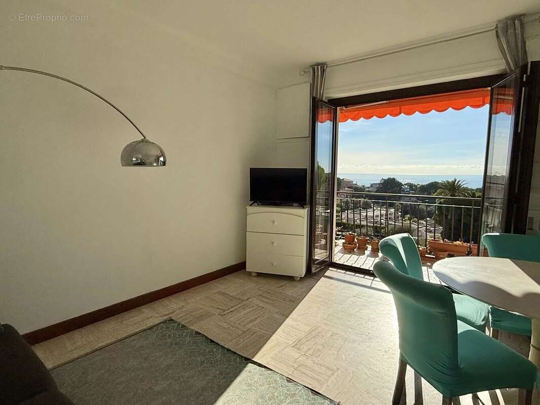 Appartement à ROQUEBRUNE-CAP-MARTIN