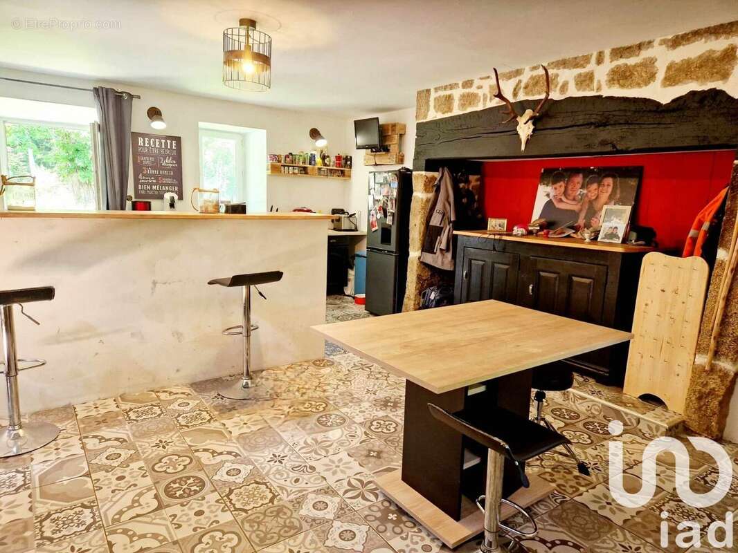 Photo 2 - Maison à MARCILLAC-LA-CROISILLE