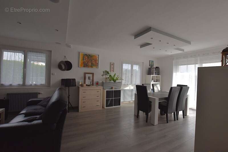 À VENDRE – Maison familiale avec piscine à La Chapelle-d'Aurec – À 5 minutes de Monistrol-sur-Loire - photo 3
