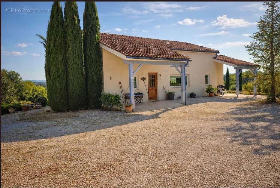 Maison à MONTAIGU-DE-QUERCY