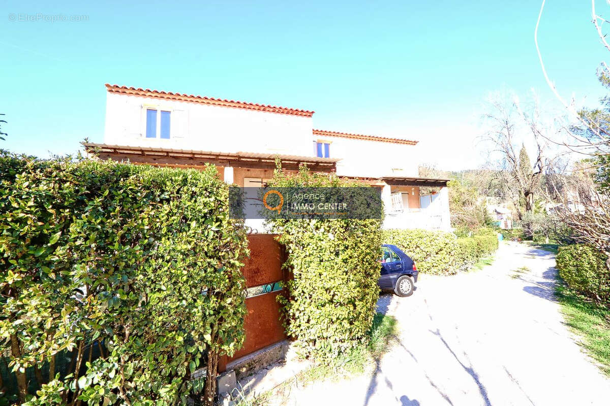 Maison à SOLLIES-TOUCAS