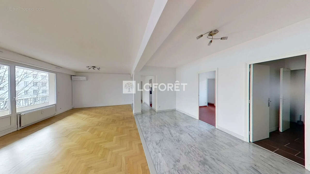 Appartement à LYON-8E