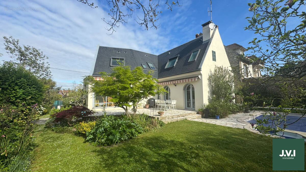 Maison à MONTMORENCY