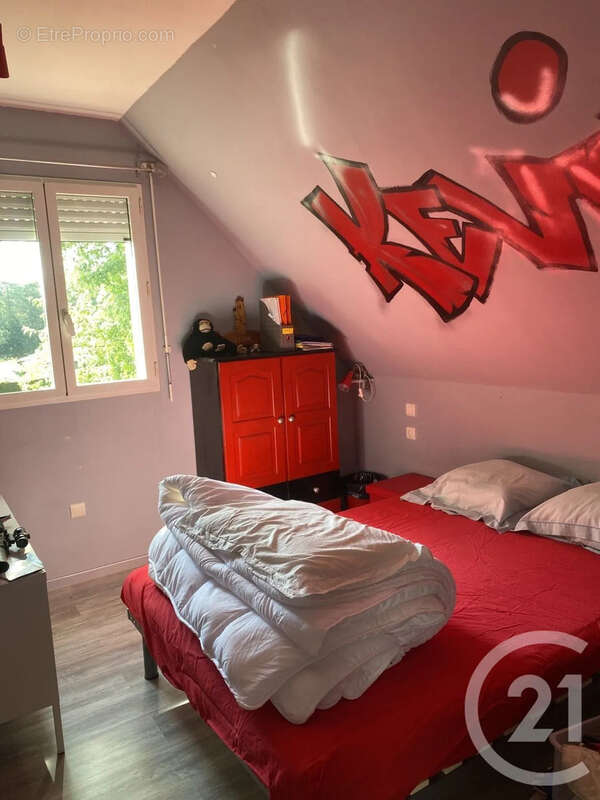Maison à SAINT-LEGER-DE-ROTES